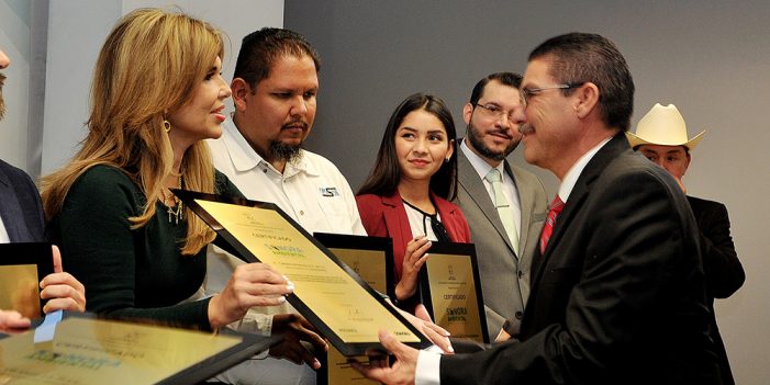 Entrega Gobernadora certificado “Sonora Ambiental” a empresas