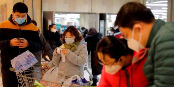 Enfrenta sureste asiático brote de Covid-19 con un ojo en la economía