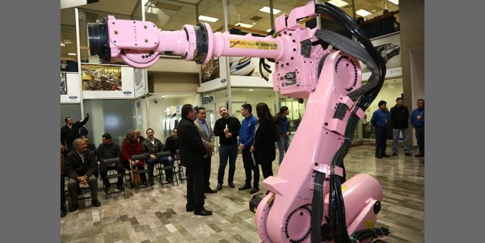 Dona Ford 8 robots para escuelas