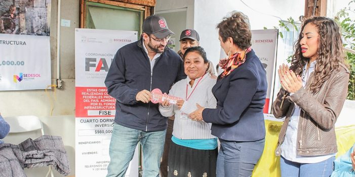 Familias de Nacozari y Moctezuma reciben cuartos y baños de Sedesson