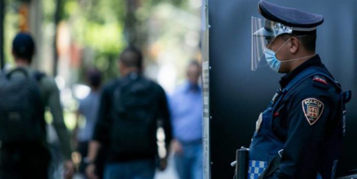 Brindan terapia de duelo a deudos de policías caídos por COVID-19