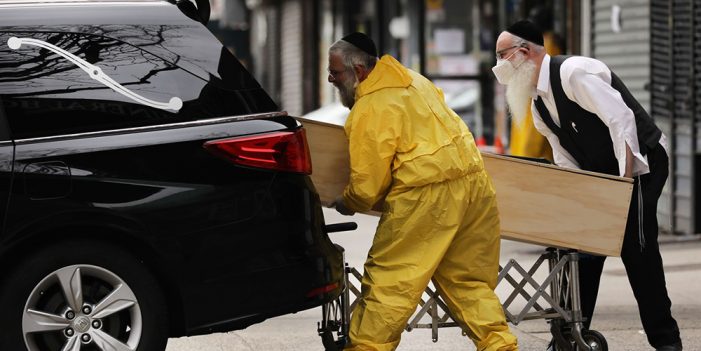 Nueva York alcanza nuevo récord de 799 muertes en un día