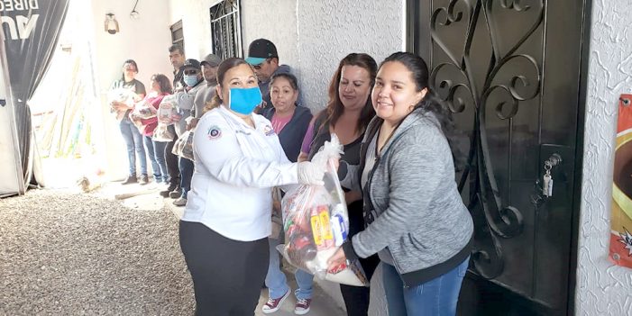 Inicia Leticia Caderón entrega de despensas