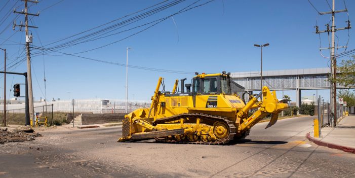 Llega maquinaria pesada al Periférico
