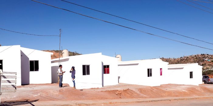 Entrega Alcalde viviendas a familias de “El Represo”