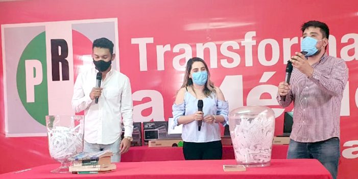 Festeja el PRI Nogales a estudiantes