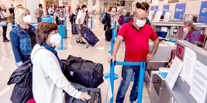 España impone cuarentena de 14 días a viajeros internacionales