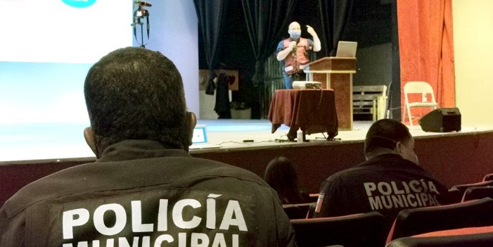 Capacitan a elementos de la “patrulla COVID-19”