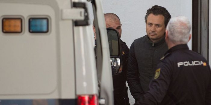 EMILIO LOZOYA; de España al hospital