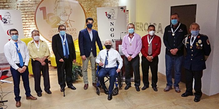 Reciben nueve nogalenses medalla “Félix B. Peñaloza”