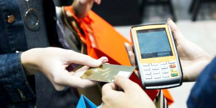 Congelará banca deuda de tarjetas