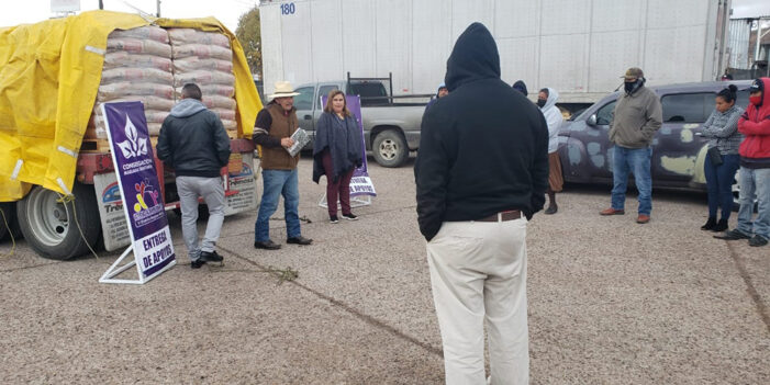 Entrega Leticia Calderón 36 toneladas de apoyo