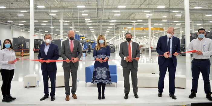 Inaugura gobernadora planta AT Engine en Hermosillo