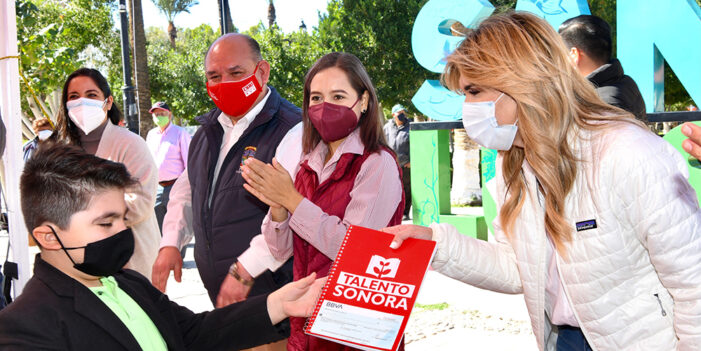 Puente Río Colorado, apoyos educativos y sociales