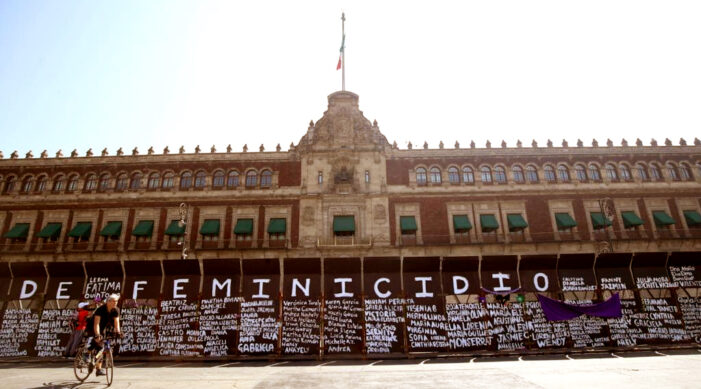 El fakeminista de Palacio Nacional