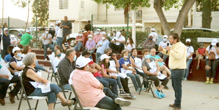 Se reúne Jorge Freig con vecinos de Casas Palenque