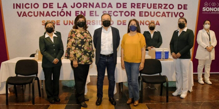 Destaca Gobernador programa de vacunación a maestros