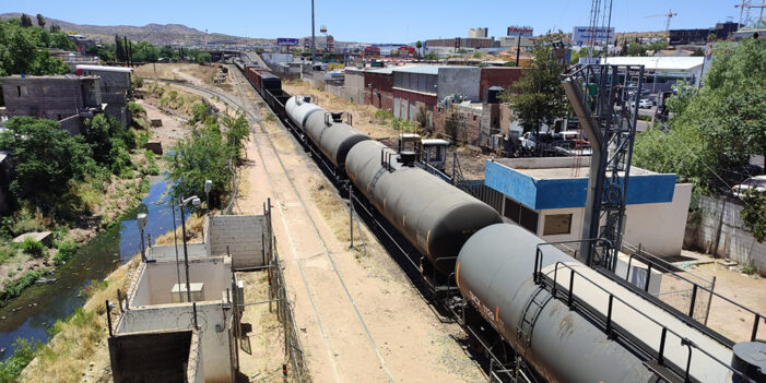 No es “enchílame otra” sacar las vías del tren: Alfonso Durazo