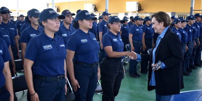 Ética y valores pide María Dolores a futuros policías