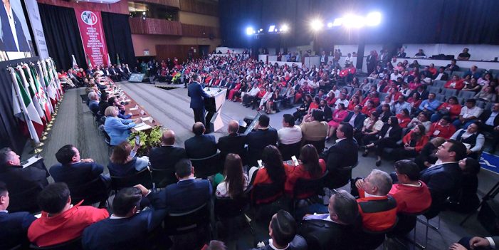Ratifican a #AlitoMoreno al frente del PRI 