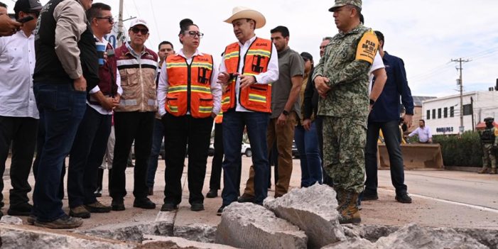 Gobernador recorre zona afectada por lluvias en Nogales