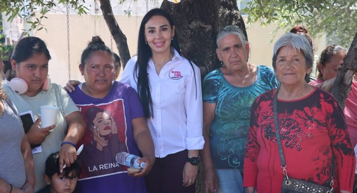 Comparte Angélica Burgos información de Mujeres al 100 en las colonias